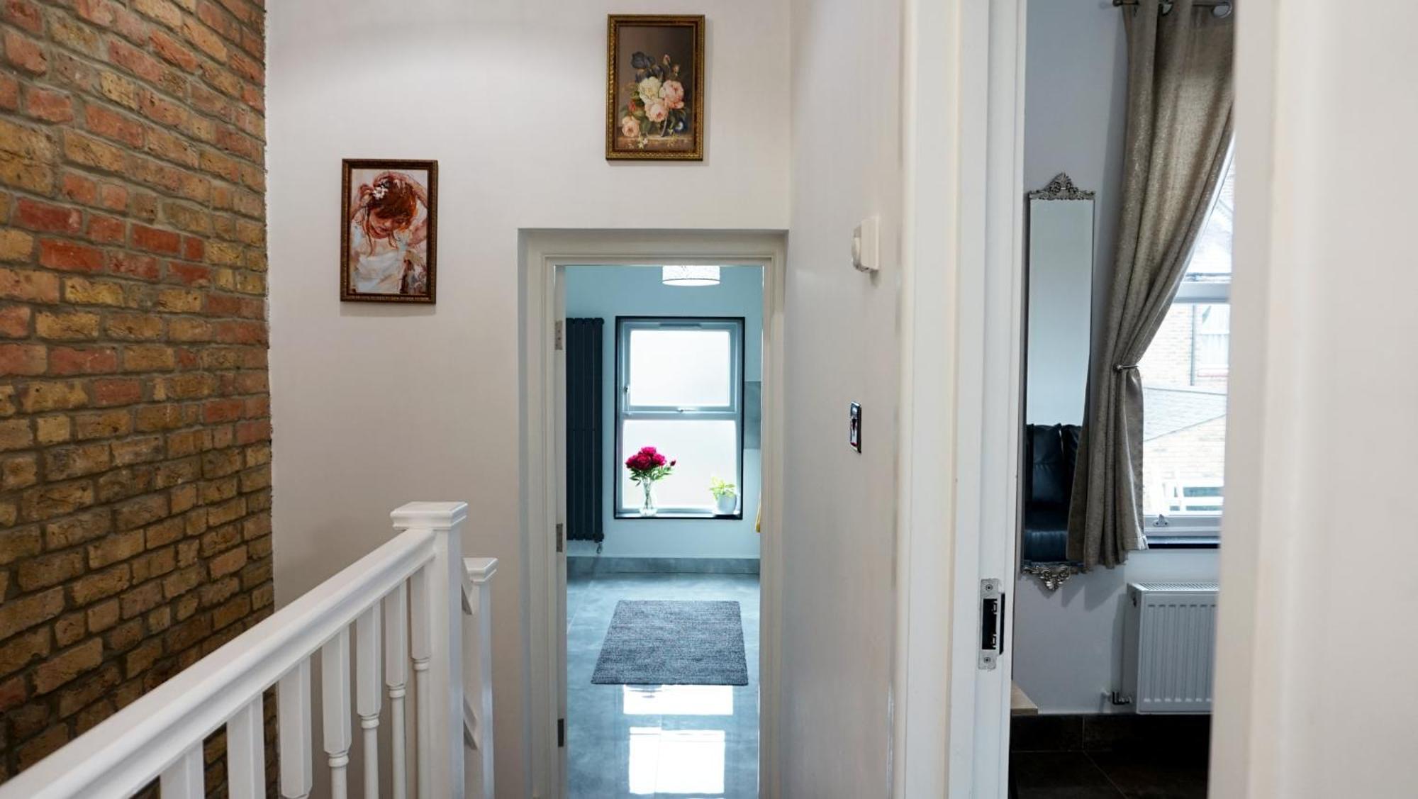 Beautiful London Home Sleeps 6, 2 Minutes To Metro Esterno foto