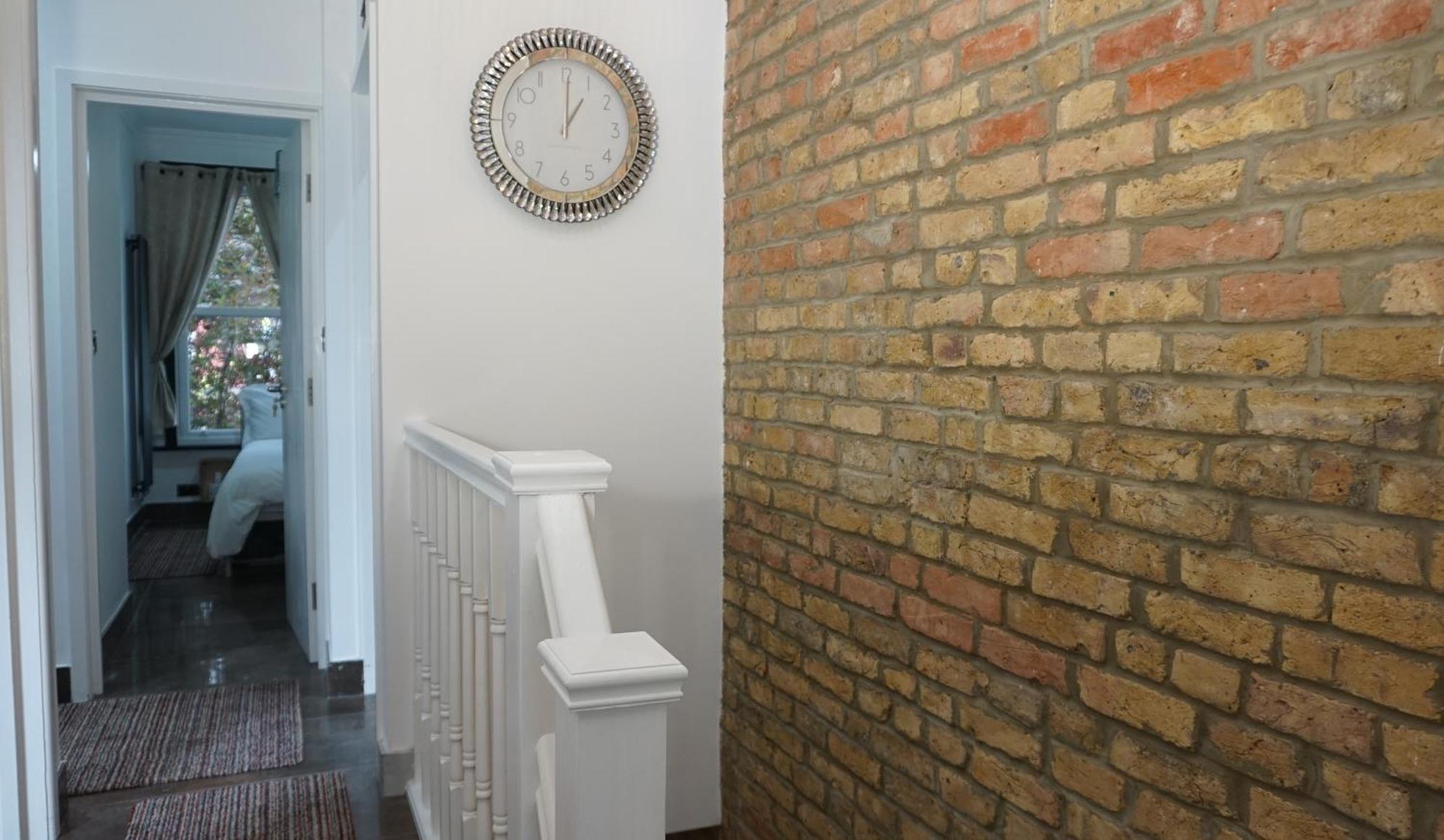 Beautiful London Home Sleeps 6, 2 Minutes To Metro Esterno foto
