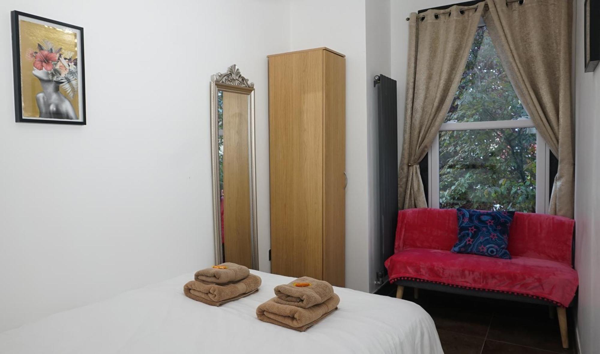 Beautiful London Home Sleeps 6, 2 Minutes To Metro Esterno foto