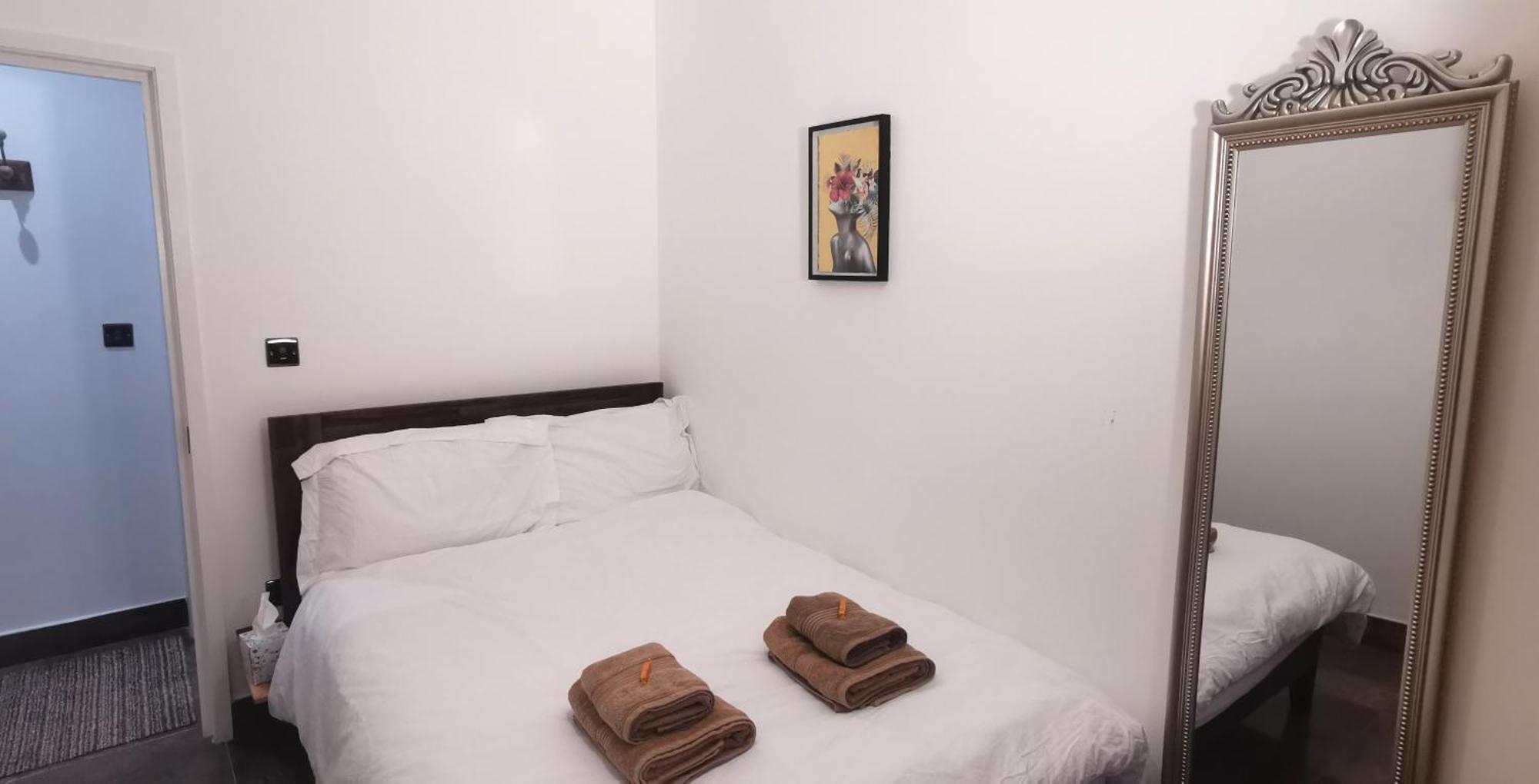 Beautiful London Home Sleeps 6, 2 Minutes To Metro Esterno foto