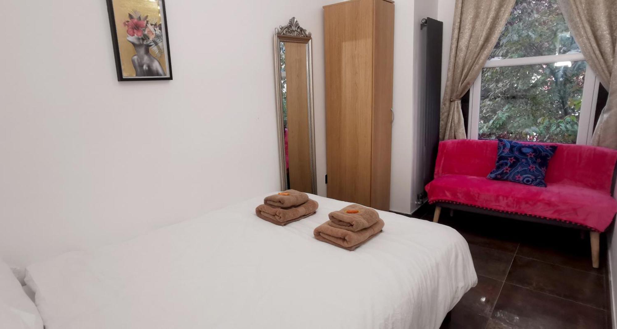 Beautiful London Home Sleeps 6, 2 Minutes To Metro Esterno foto